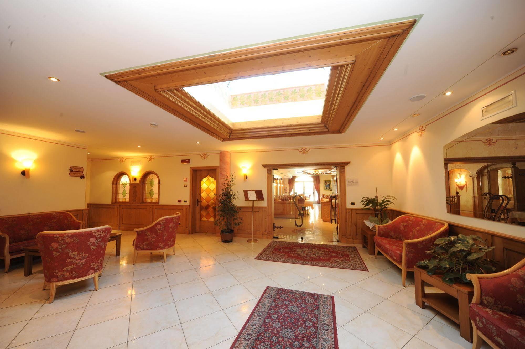 Residence Canada Pinzolo Extérieur photo